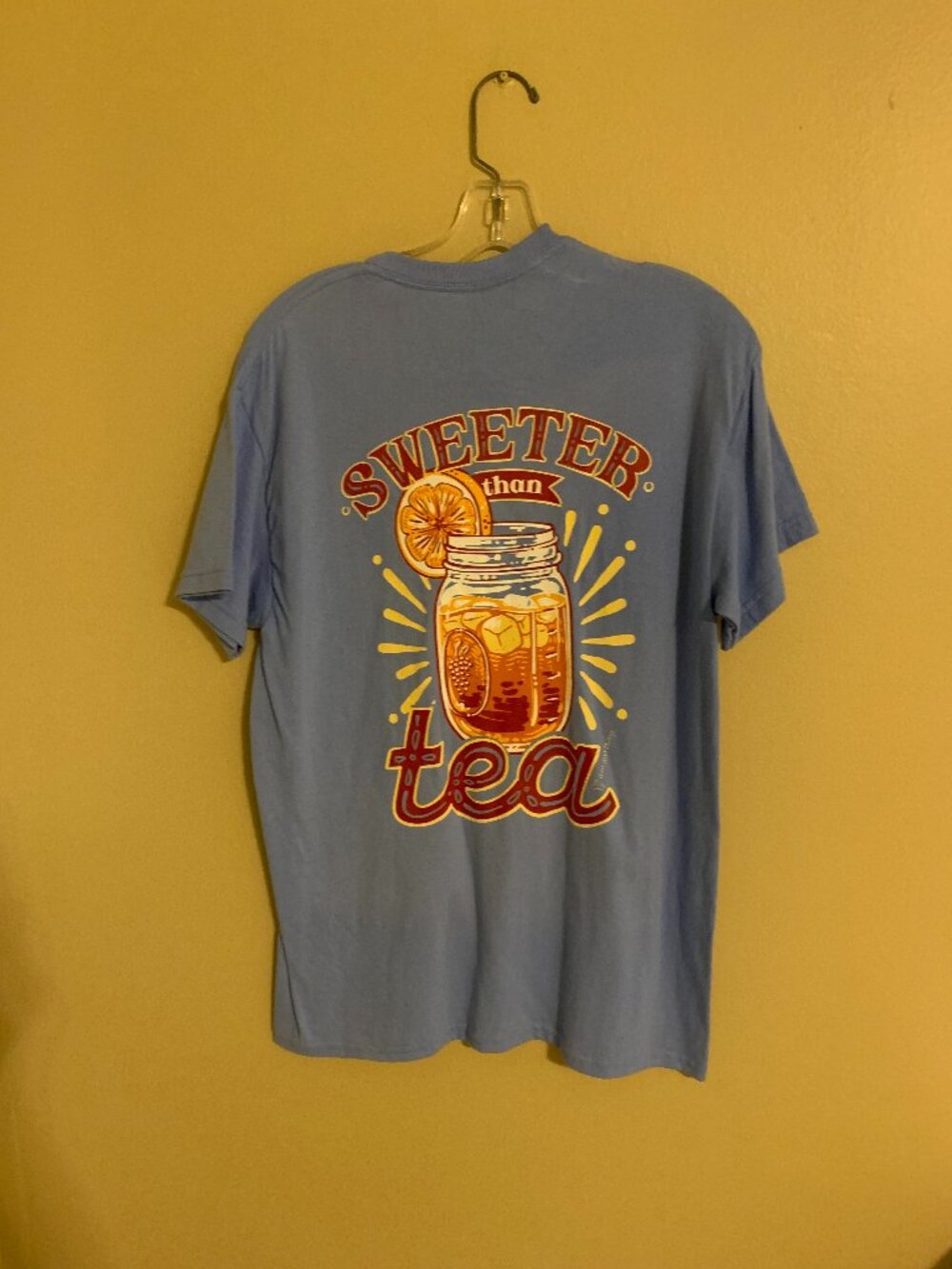 ITSA GIRL THING TEE SHIRT  SIZE-MD  NWOT